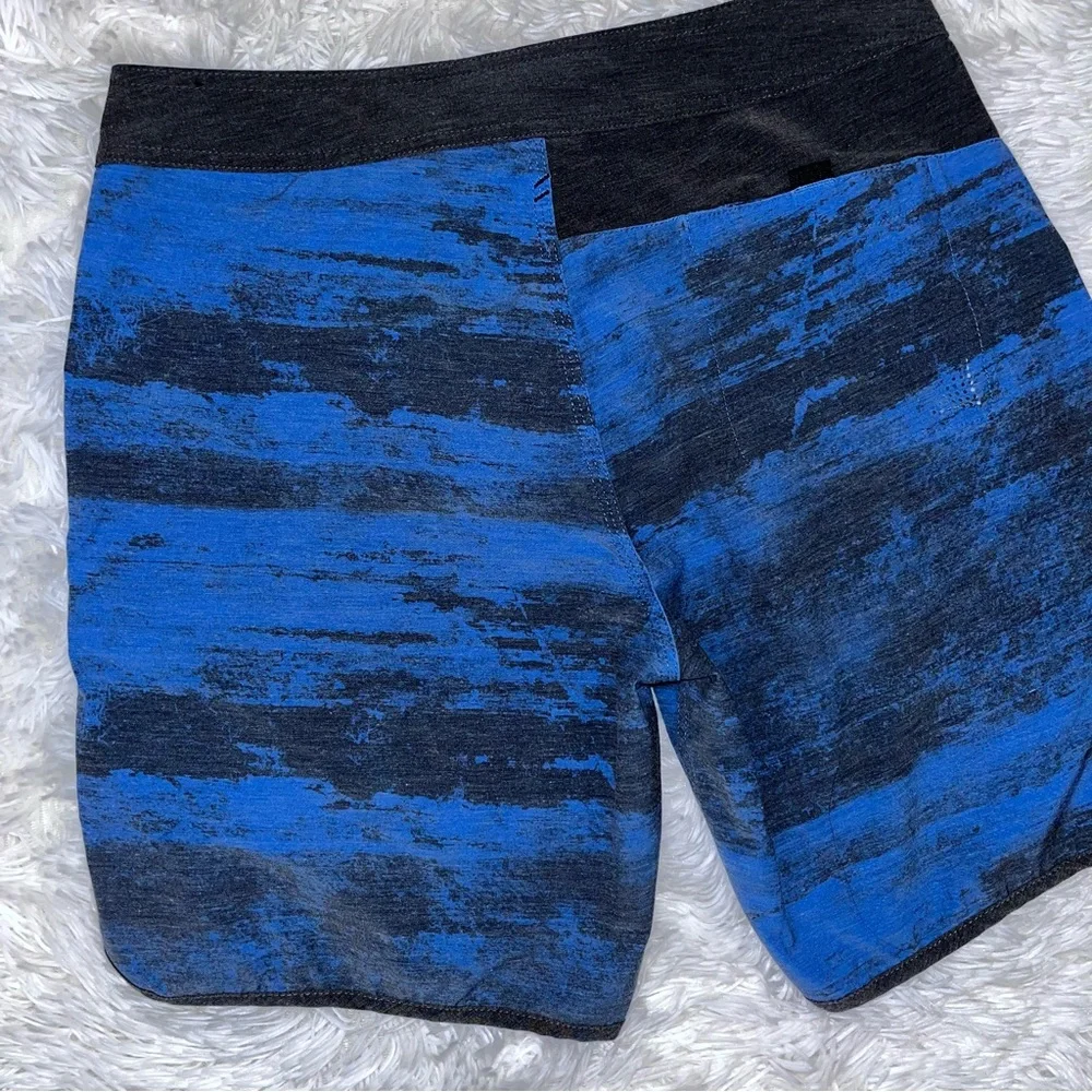 TAVIK Modern Beach Culture Men’s Blue Black Swim Board Shorts 30